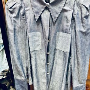 Beautiful Smythe puff shoulder sleeved shirt. Cotton/Linen, perfect for Spring.